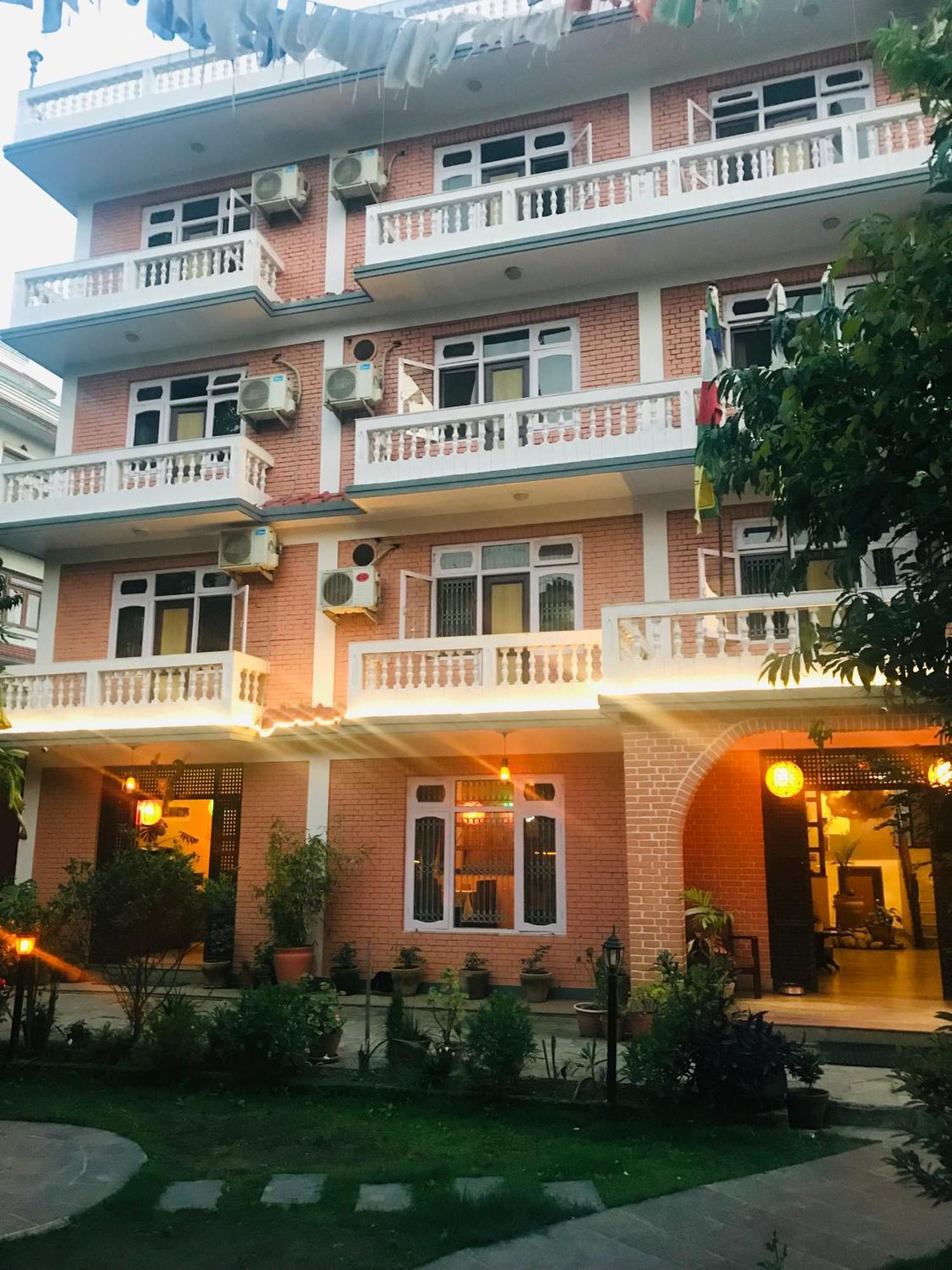 Hotel Lotus Garden Kathmandu Esterno foto