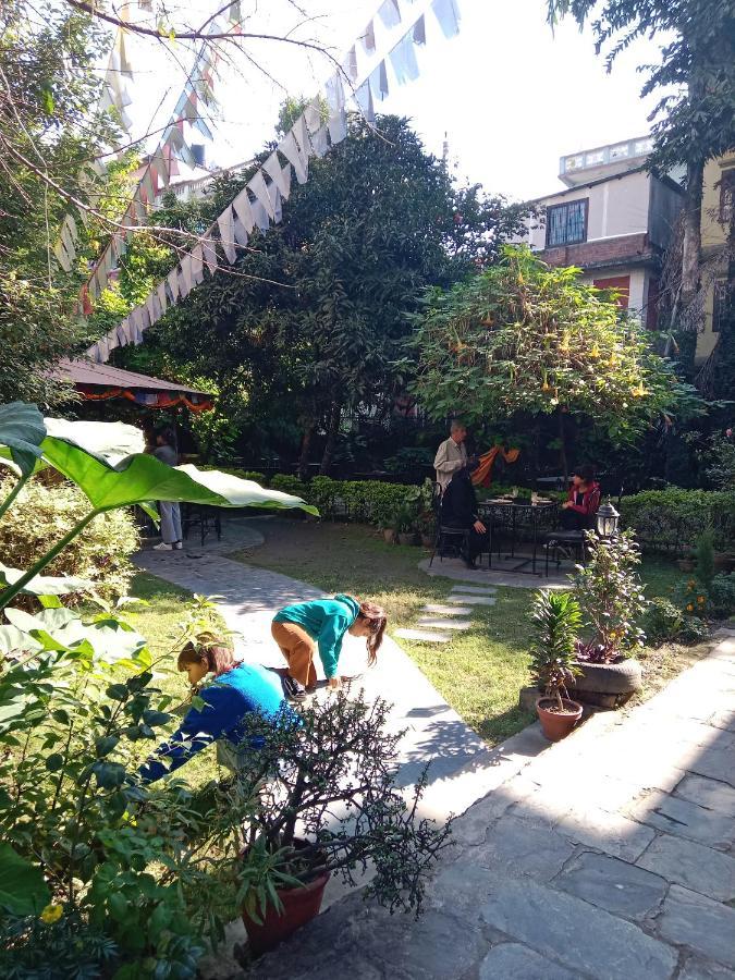 Hotel Lotus Garden Kathmandu Esterno foto