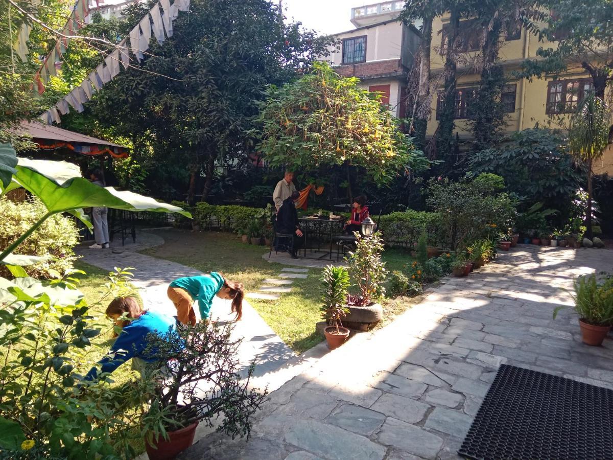 Hotel Lotus Garden Kathmandu Esterno foto