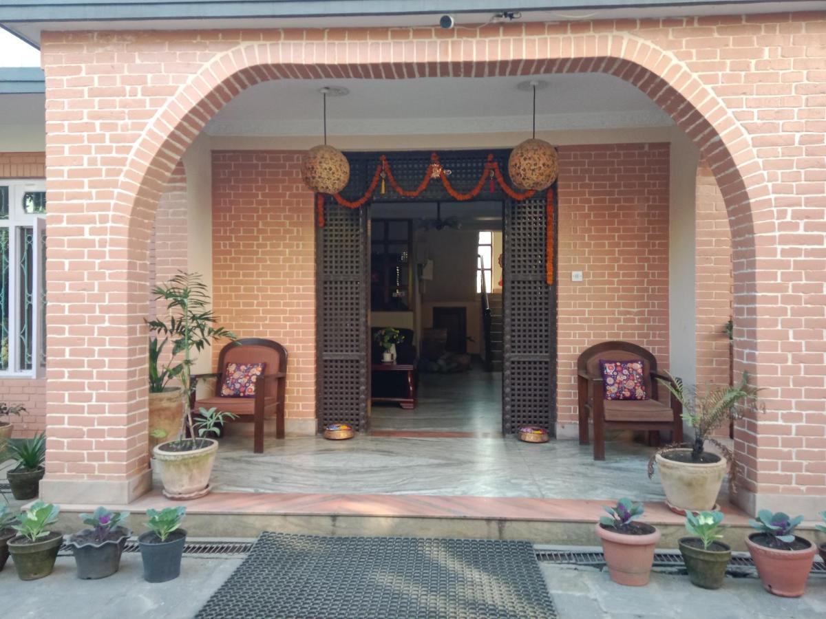 Hotel Lotus Garden Kathmandu Esterno foto