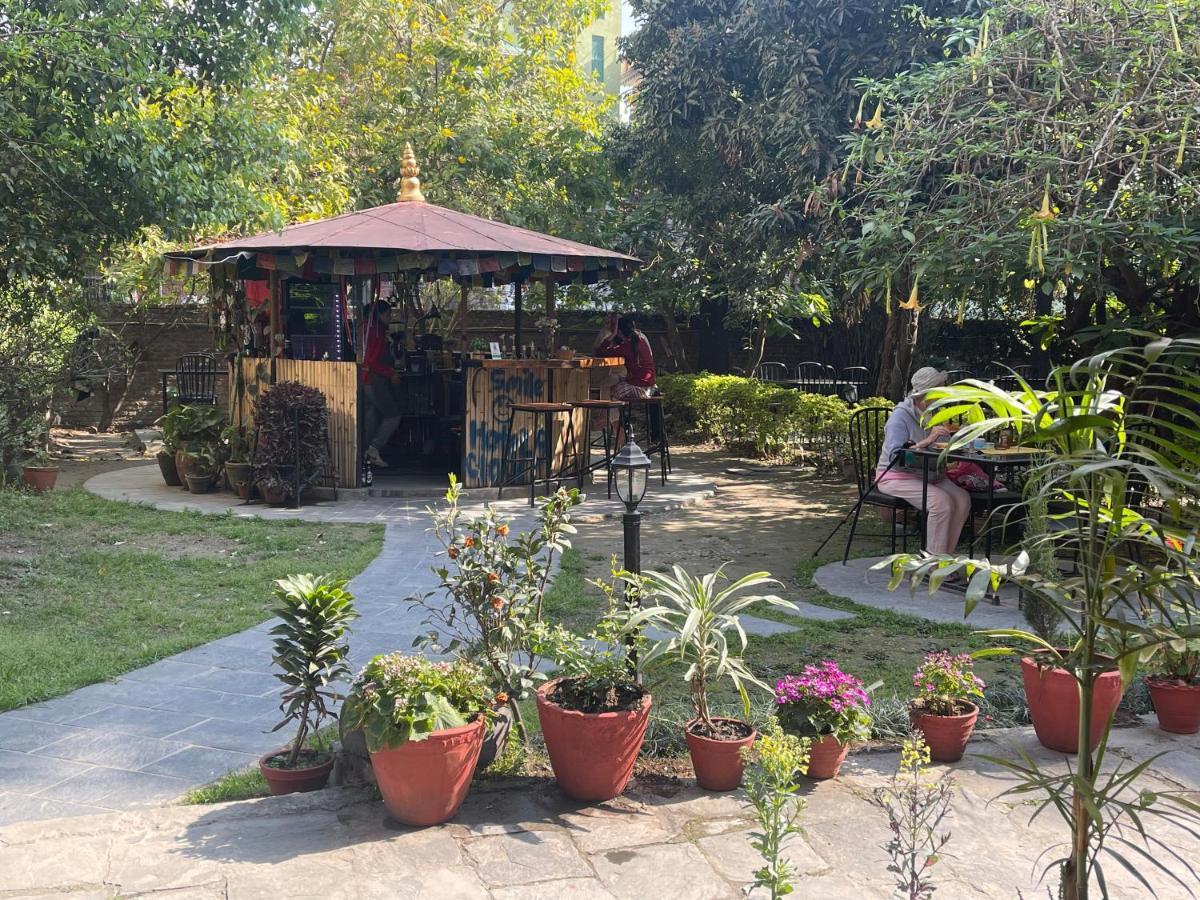 Hotel Lotus Garden Kathmandu Esterno foto