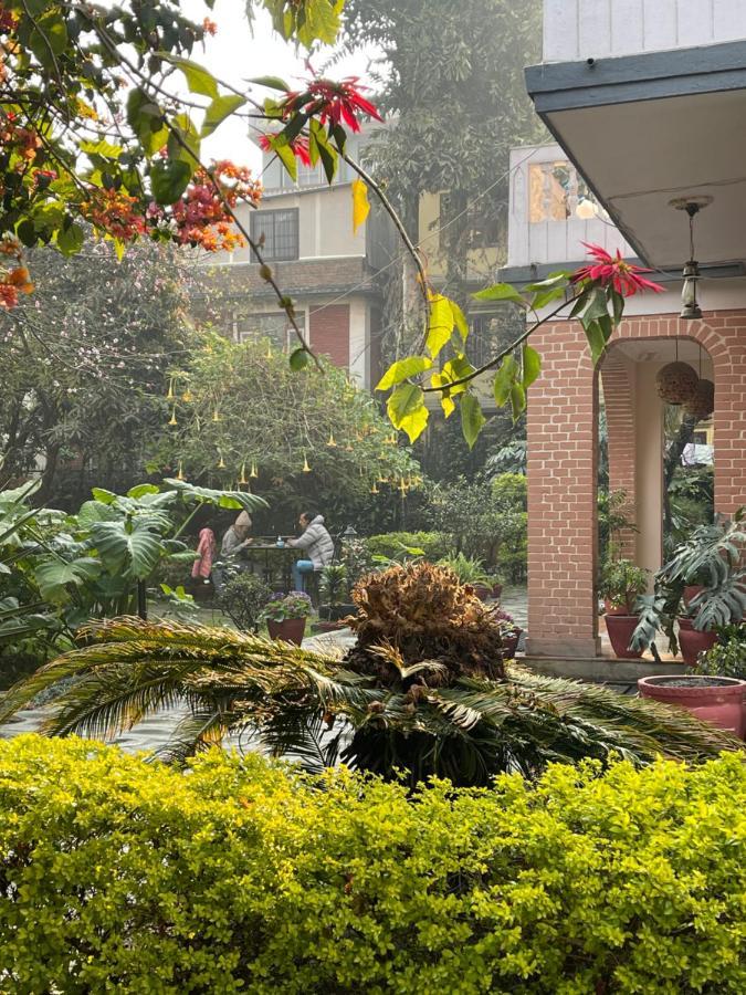 Hotel Lotus Garden Kathmandu Esterno foto